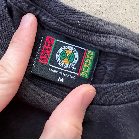 2Pac Vintage Cross Colours Tupac Rap Tee - Picture 3 of 4